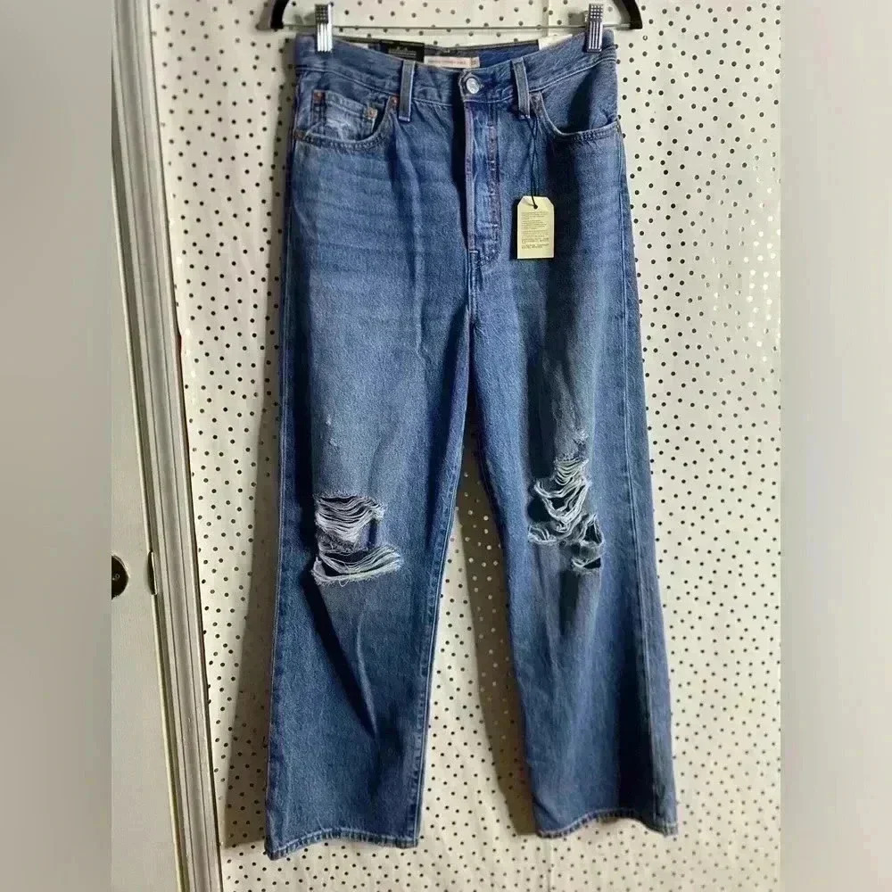 Levi’s Ribcage Straight Ankle High Rise